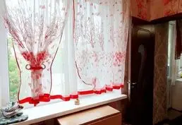 Продается 2-комнатная квартира в районе Комсомольского рынка.
