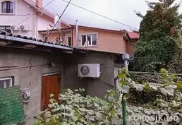 Apartament cu 3 camere „la sol” în Centru (Chișinău)