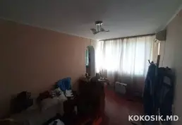 Apartament cu 3 camere „la sol” în Centru (Chișinău)