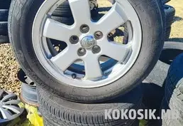 Диски с резиной R15 на Toyota Prius