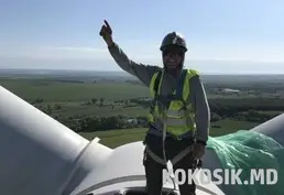 Izolare fațade și pereți. Alpinist, lucrări la înălțime. Bălți