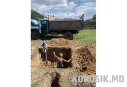 Копка ям и траншей вручную
