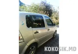 Daihatsu YRV 2005, 1.3 Бензин