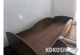 Продам детскую кровать со встроенным шкафом и полками