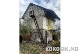 Teren cu casă neterminată în satul Cruzești - 1