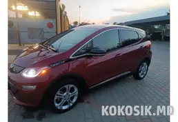 Chevrolet Bolt 2019 — 14 000 $ (электромобиль)