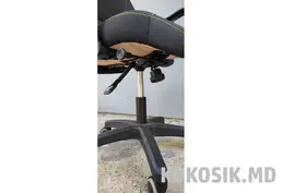 Офисное компьютерное кресло