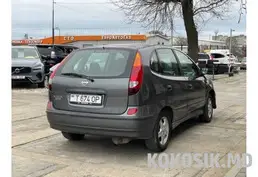 Nissan Almera Tino 2005