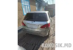 Разбираю Toyota Avensis Verso (рестайлинг) на запчасти
