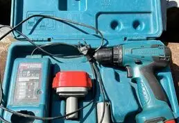 Продам шуруповерт Makita отличный б/у