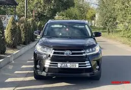 Купить Toyota Highlander 2018