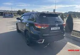 Купить Toyota Highlander 2018