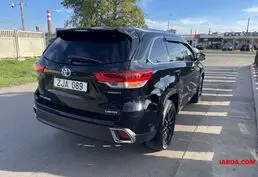 Купить Toyota Highlander 2018