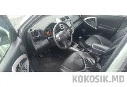Toyota RAV4 - 12