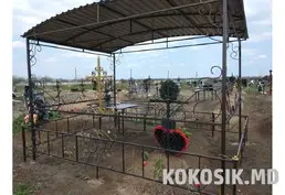 Столики, скамейки и оградки