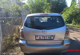 Купить Toyota Corolla Verso 2005 года