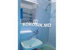 Сдаю трехкомнатную квартиру помесячно